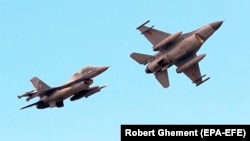 Винищувачі F-16, фото ілюстративне
