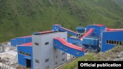 Золотодобывающее совместное предприятие "Покруд" в Вахдате