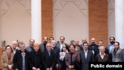 عکس جمعی آخرین نشست مجمع عمومی فرهنگستان هنر در حضور میرحسین موسوی