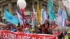Sindikalni prosvjed 'Zajedno za veće plaće' u Zagrebu održan 12.04.2008.
Photo: www.24sata.hr