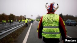Під час протестів одна людина загинула
