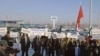 7 ноября рабочие остановили конвейер на 19 часов, завод не выпустил 250 машин
