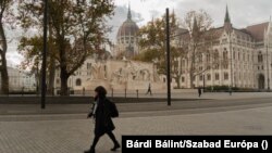 Az Országház épülete a budapesti Kossuth téren