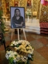 Прощання із загиблою у російському полоні журналісткою Вікторією Рощиною у Михайлівському Золотоверхому соборі Києва