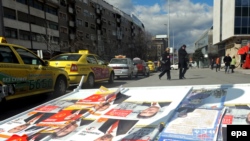 Skopje, oboreni bilboard sa predizbornim plakatima