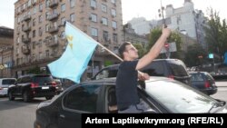 В акції взяли участь близько півсотні автівок