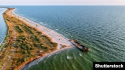 Місцева влада неодноразово повідомляла, що Очаків зазнає російських атак саме з Кінбурнської коси