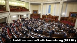 Раніше парламент погодився зі скороченою процедурою, щоб не розглядати понад 16 тисяч правок