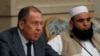 Moskwa.
Russiýanyň Daşary işler ministri Sergeý Lawrow (çepde) we Talybanyň wekili Alhaj Mohammad Sohail Şaýna, 2018-nji ýylyň noýabry. 