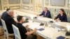 „Am reafirmat sprijinul ferm și constant al României pentru Ucraina – un sprijin motivat atât de solidaritate, cât și de interes propriu (...). Am exprimat disponibilitatea României de a contribui la procesul de reconstrucție a Ucrainei”, spune Oana Țoiu. 