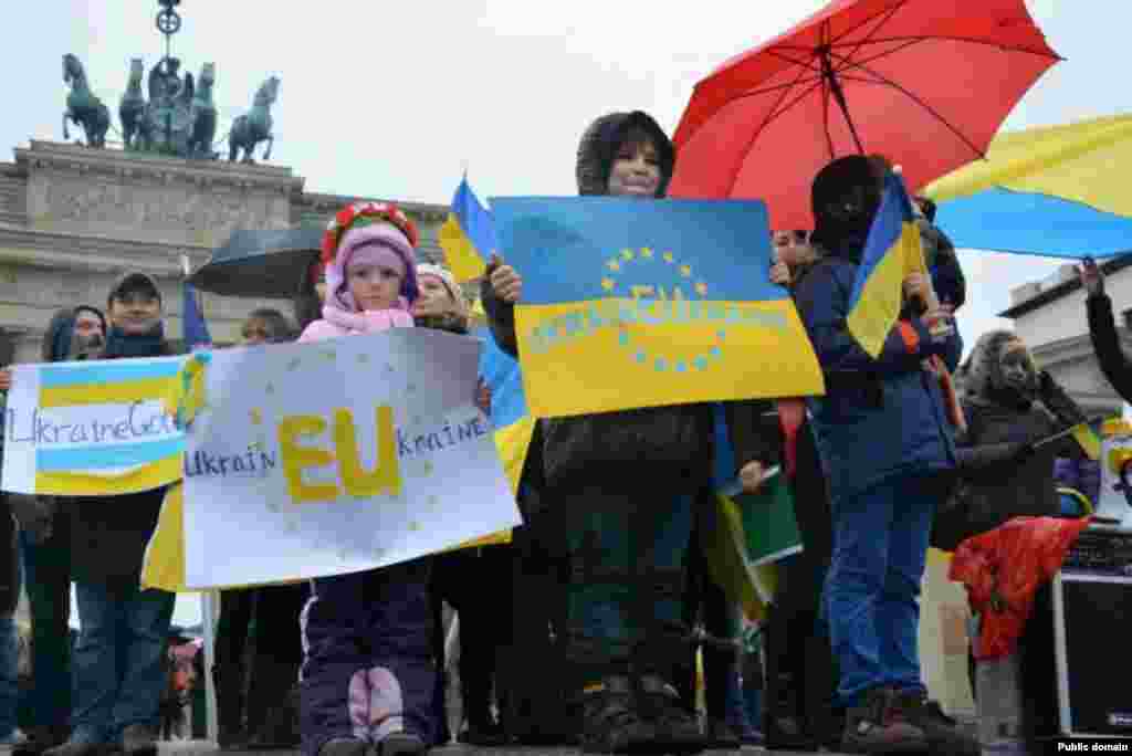 Євромайдан в Берліні (Німеччина)&nbsp;(фото Facebook Julia Onyschenko)