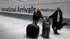 Românii sunt opriți la controalele făcute la granițele UK într-o măsură mult mai mare decât cetățenii altor tări din Uniunea Europeană