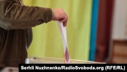 Передчасна передвиборча агітація перебуває «поза юридичною площиною», зазначають в громадській організації